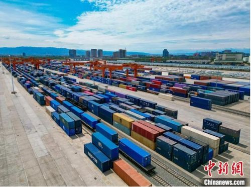 中歐班列長安號(hào)開行十周年 西安 鋼鐵駝隊(duì) 織就商貿(mào)新絲路